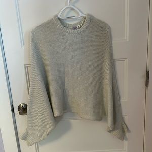 cream sweater wide arms size m